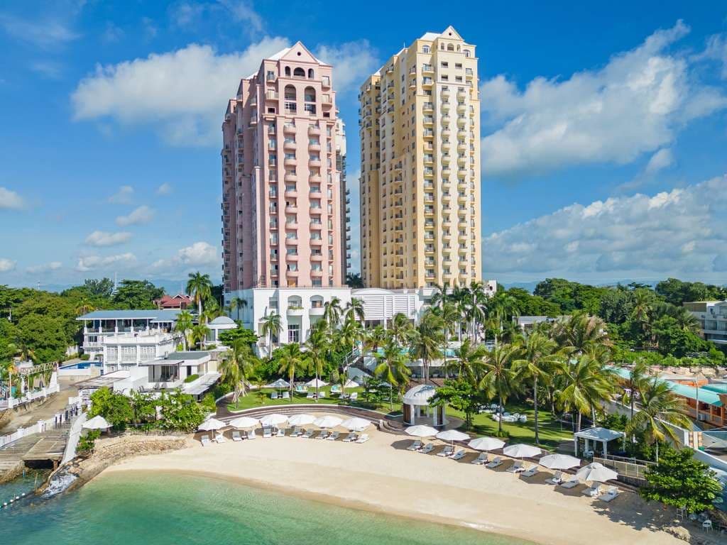 Mövenpick Cebu dining