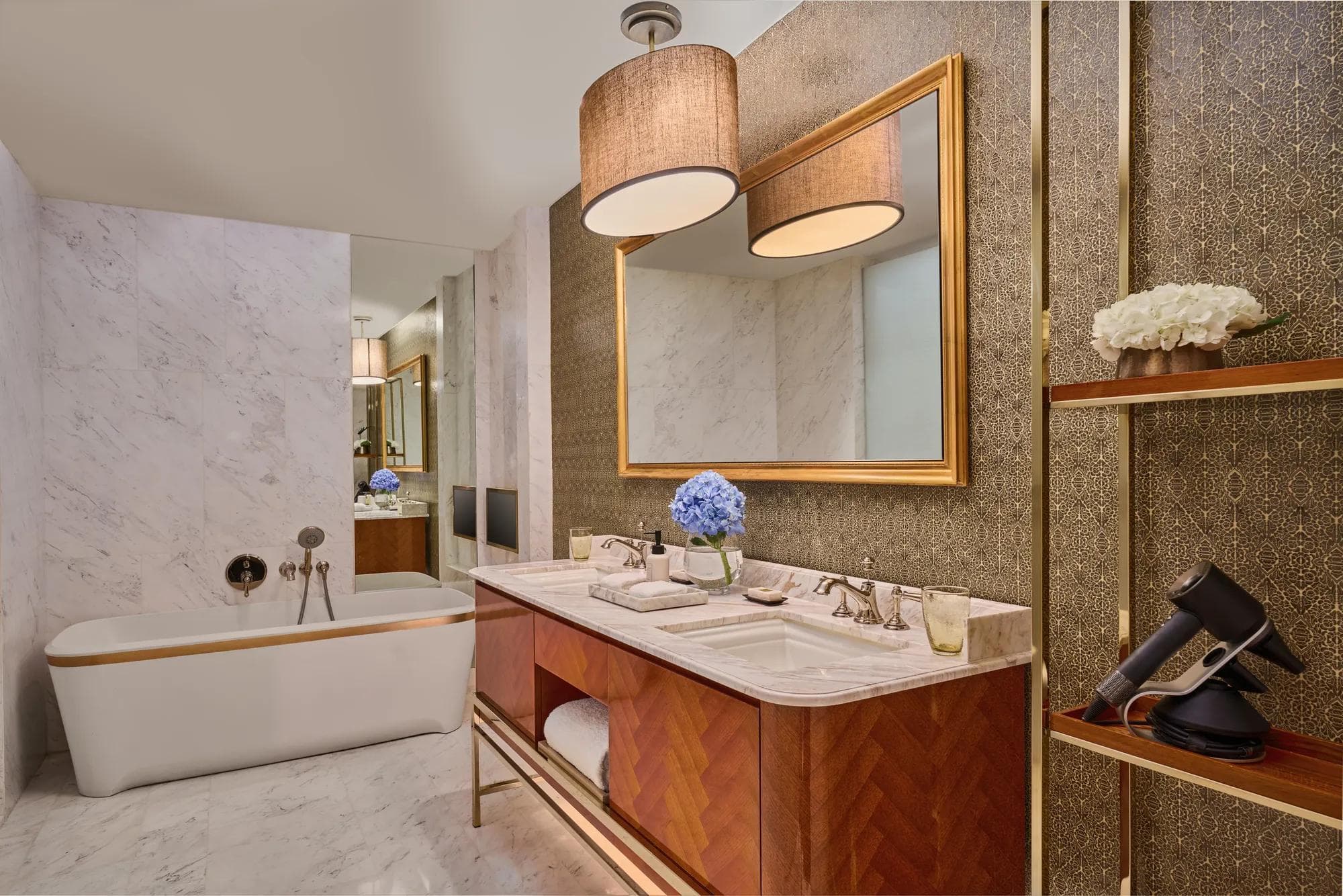 Rosewood Bangkok dining