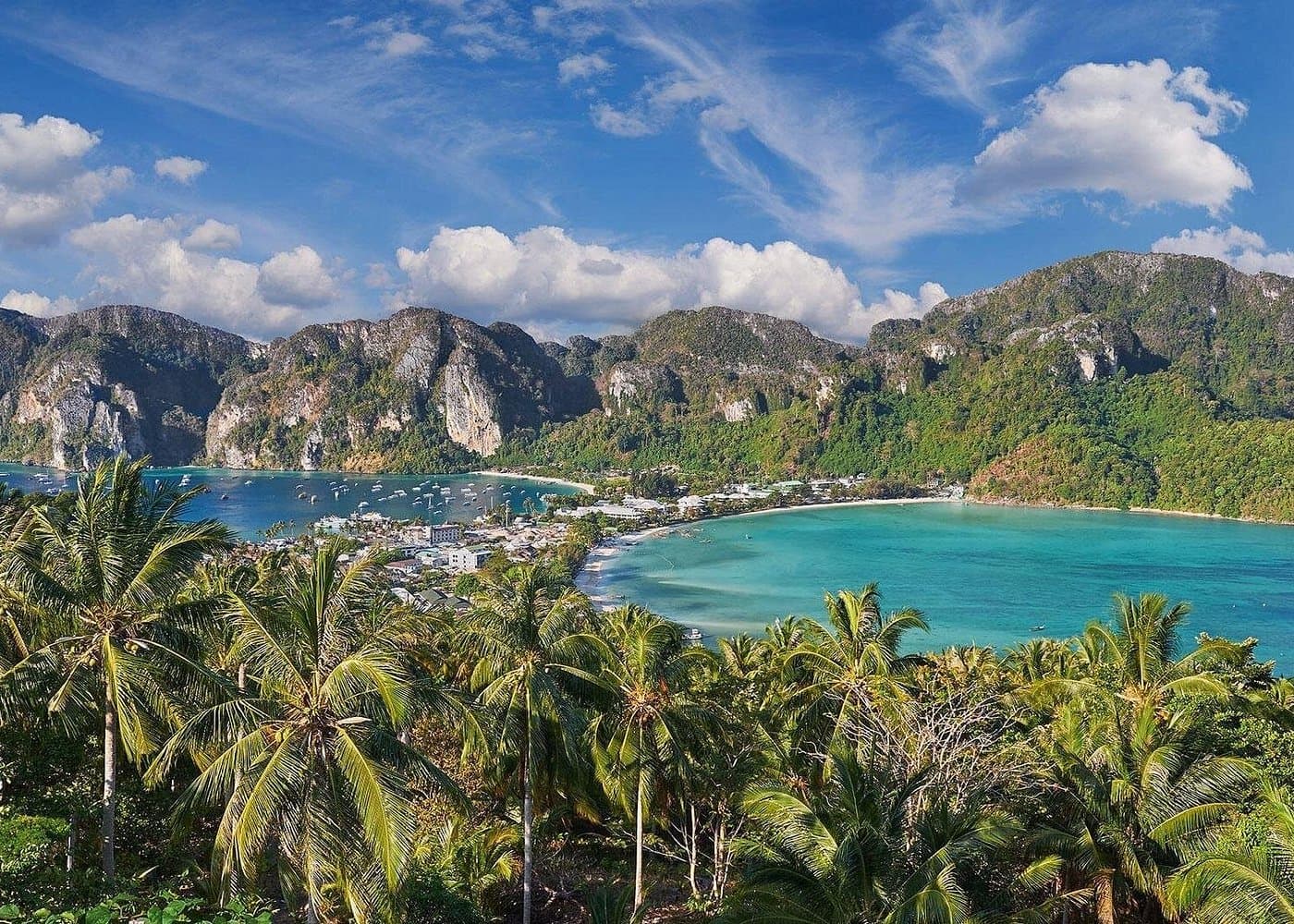 Phi Phi crystal lagoon